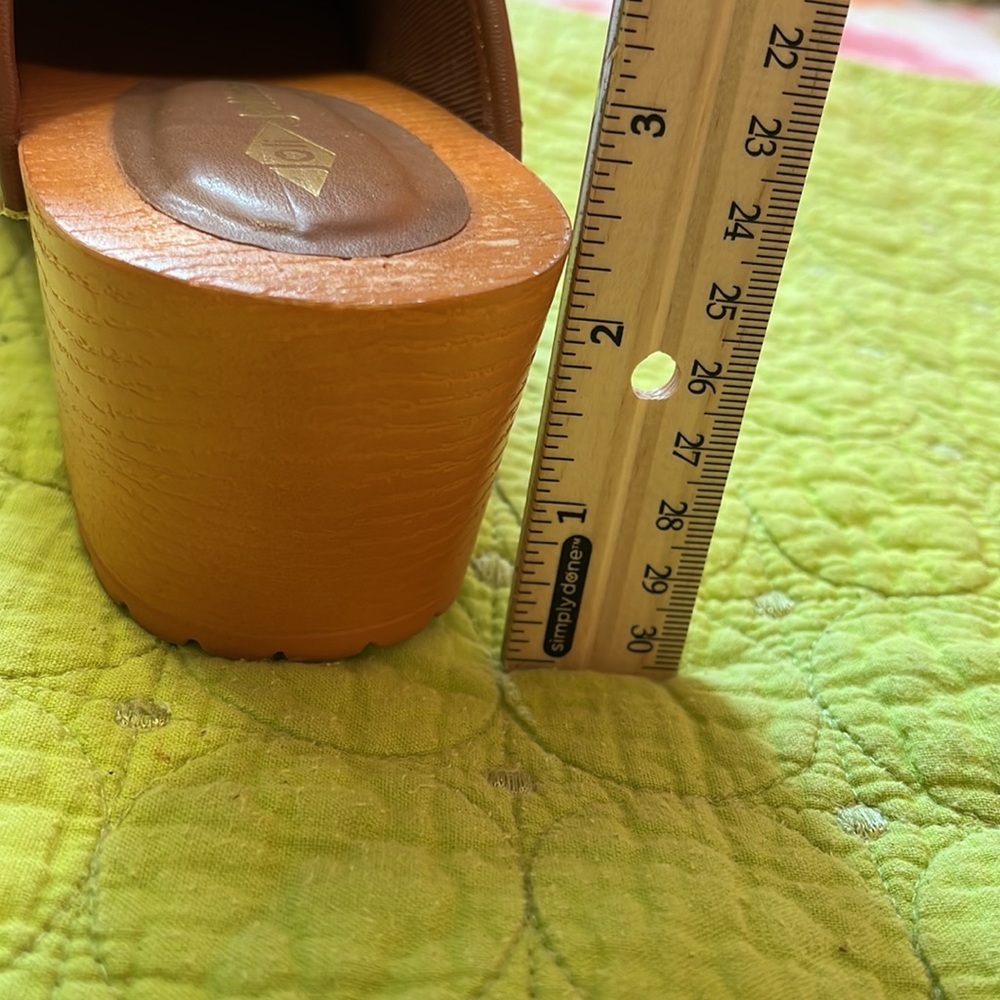 Clogs - Picture 9 of 9